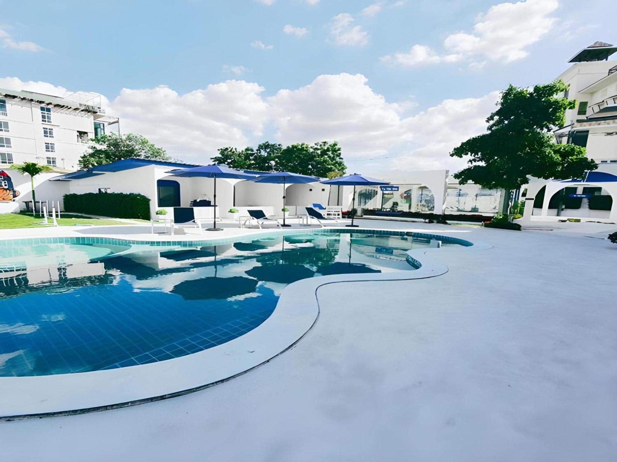 Collection O To The Sea Resort Thailand Na Chom Thian Exterior photo